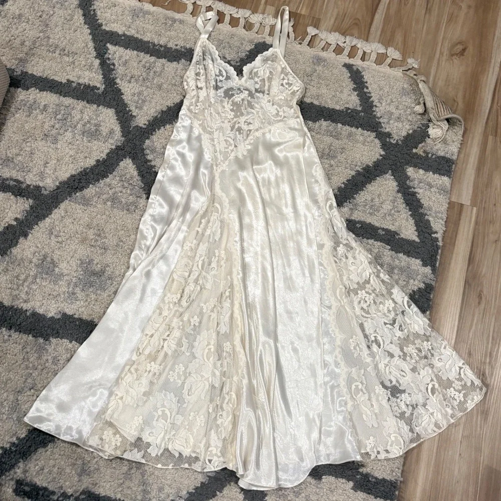 Vintage Victoria's Secret Gold Label Lace Satin Maxi Slip Dress Ivory Ethereal x
